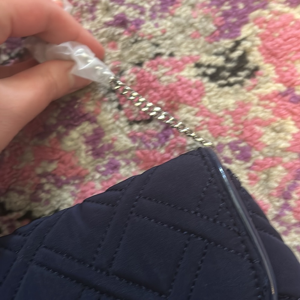 New with tags Vera Bradley chain strap crossbody classic navy model 14292-219951 - Picture 2 of 8